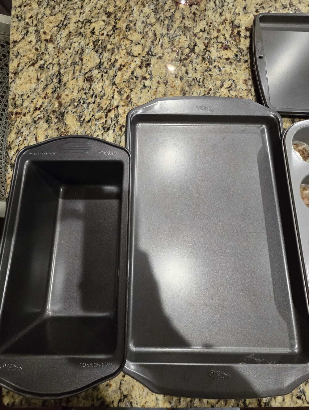 Wilton 5 Piece Nonstick Baking Sheets & Cupcake Pans - Picture 4 of 9
